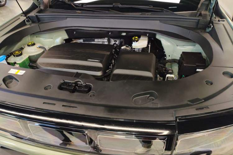 Used BAIC Off-Road BJ30 2024 1.5T Magic Electric Drive Advanced Version Engine Bay