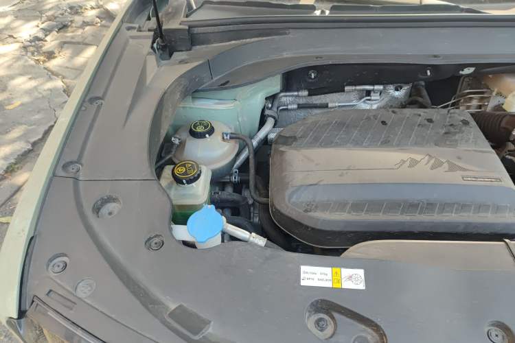 Used BAIC Off-Road BJ30 2024 1.5T Magic Electric Drive Advanced Version Engine Bay Right