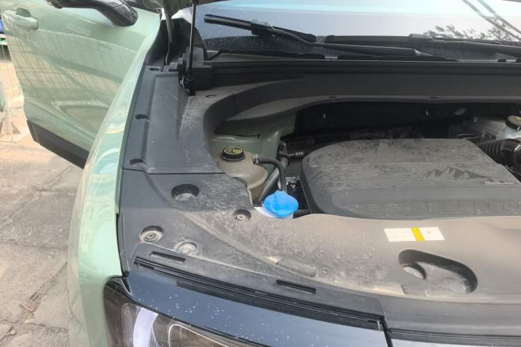 Used BAIC Off-Road BJ30 2024 1.5T Magic Electric Drive Advanced Version Engine Bay Right
