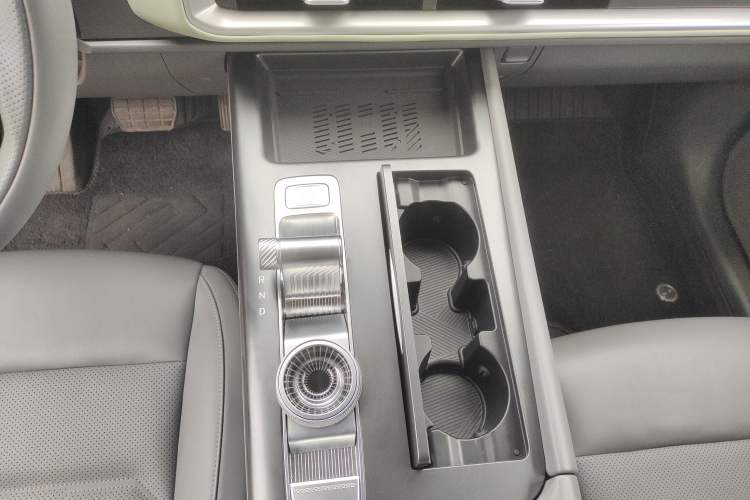 Used BAIC Off-Road BJ30 2024 1.5T Magic Electric Drive Advanced Version Gear Lever