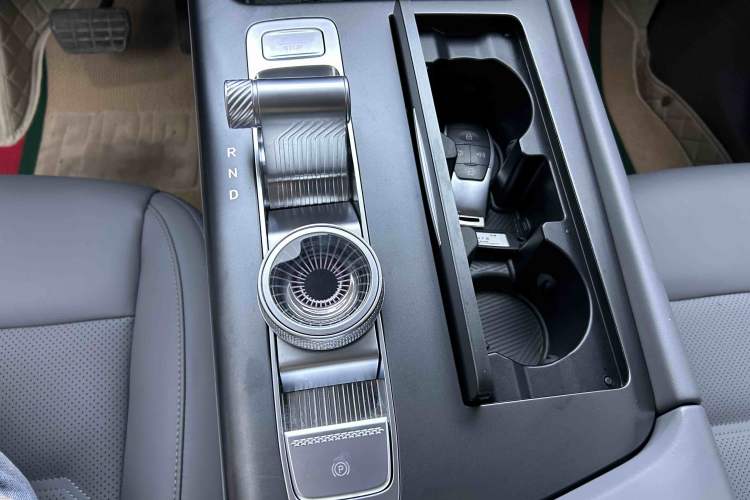 Used BAIC Off-Road BJ30 2024 1.5T Magic Electric Drive Advanced Version Gear Lever