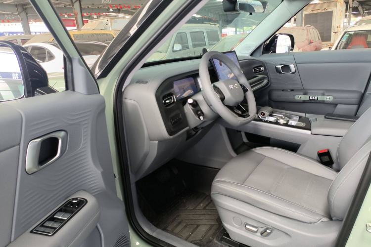 Used BAIC Off-Road BJ30 2024 1.5T Magic Electric Drive Advanced Version Interior 3