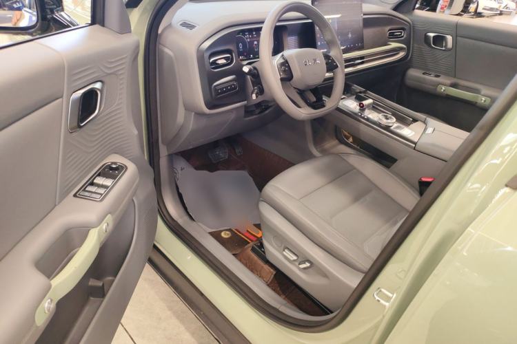 Used BAIC Off-Road BJ30 2024 1.5T Magic Electric Drive Advanced Version Interior 3