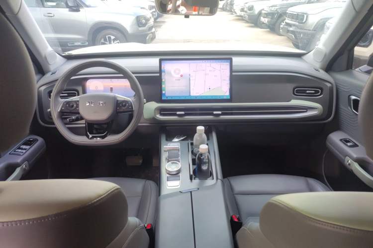 Used BAIC Off-Road BJ30 2024 1.5T Magic Electric Drive Advanced Version Interior 3