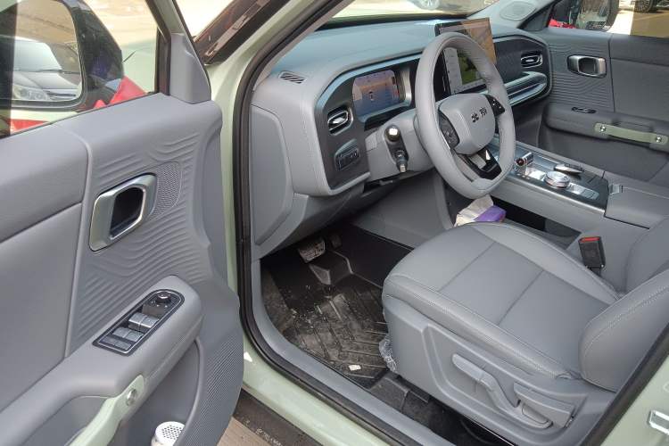 Used BAIC Off-Road BJ30 2024 1.5T Light Wilderness Air Edition Interior 3
