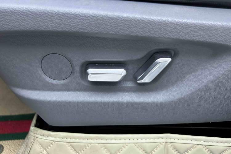 Used BAIC Off-Road BJ30 2024 1.5T Magic Electric Drive Advanced Version Interior 8