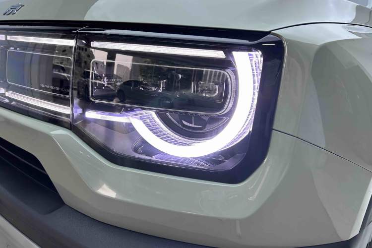 Used BAIC Off-Road BJ30 2024 1.5T Magic Electric Drive Advanced Version Left Front Headlight