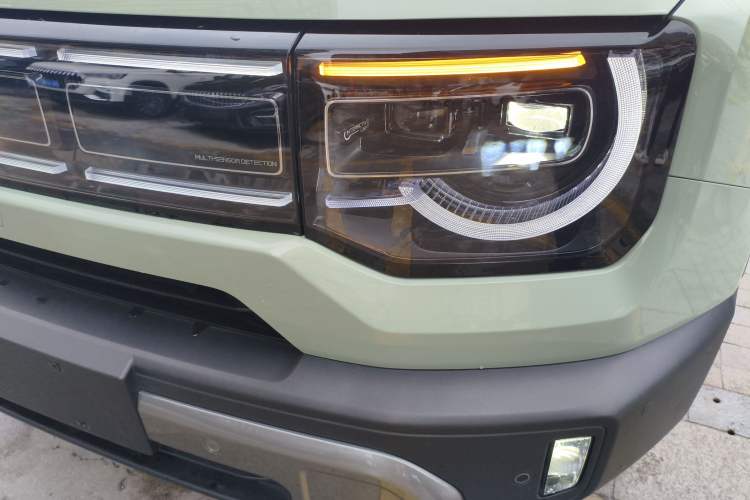 Used BAIC Off-Road BJ30 2024 1.5T Magic Electric Drive Advanced Version Left Front Headlight