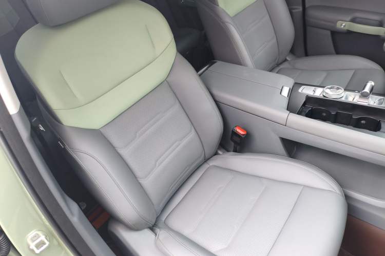 Used BAIC Off-Road BJ30 2024 1.5T Magic Electric Drive Advanced Version Right Front Seat