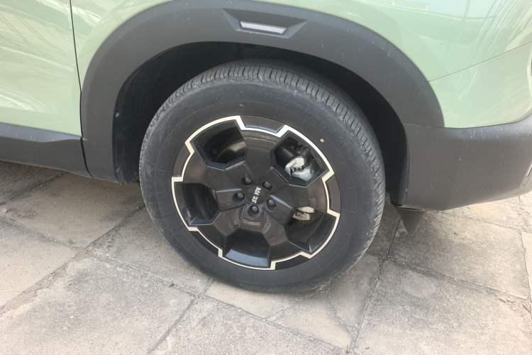 Used BAIC Off-Road BJ30 2024 1.5T Magic Electric Drive Advanced Version Right Front Wheel Hub