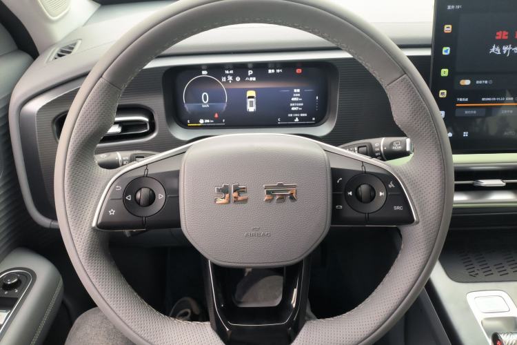 Used BAIC Off-Road BJ30 2024 1.5T Light Wilderness Pro Edition Steering Wheel