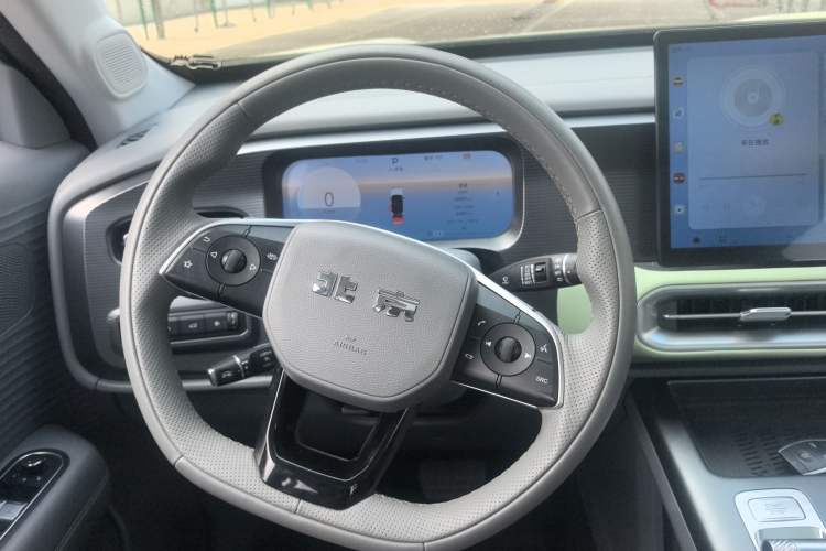 Used BAIC Off-Road BJ30 2024 1.5T Magic Electric Drive Advanced Version Steering Wheel