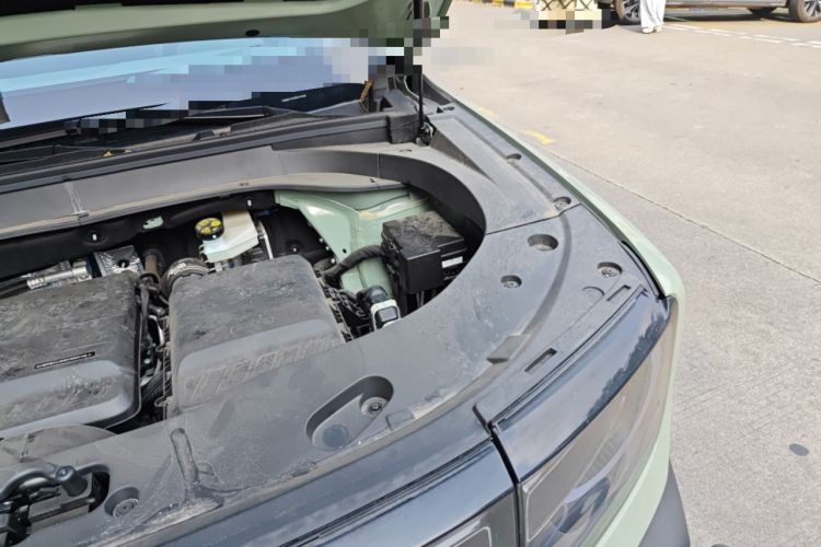 Used BAIC Off-Road BJ30 2024 1.5T Magic Electric Drive Advanced Version Engine Bay Left