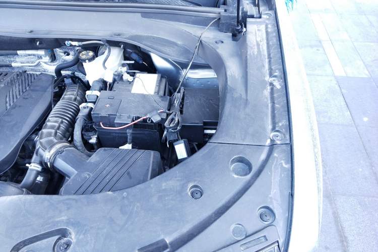 Used BAIC Off-Road BJ30 2024 1.5T Light Off-road Max Edition Engine Bay Left