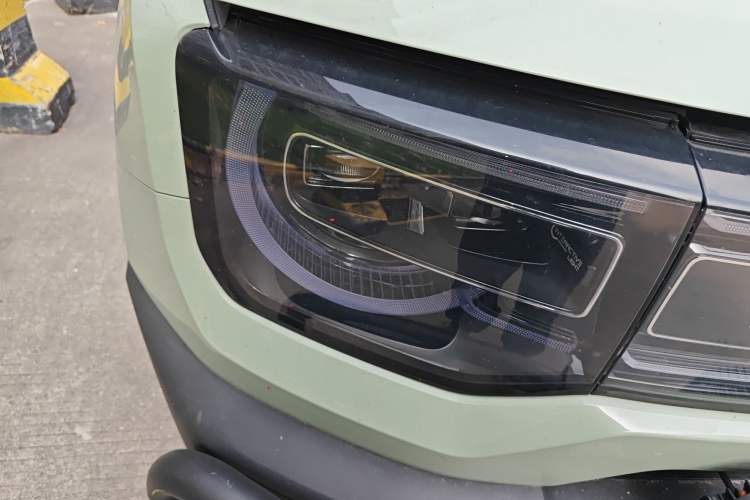 Used BAIC Off-Road BJ30 2024 1.5T Magic Electric Drive Advanced Version Right Front Headlight