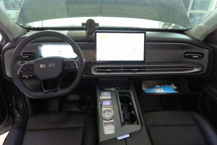 Used BAIC Off-Road BJ30 2024 1.5T Light Wilderness Pro Edition Center Console