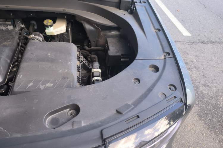 Used BAIC Off-Road BJ30 2024 1.5T Magic Electric Drive Advanced Version Engine Bay Left