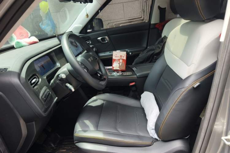 Used BAIC Off-Road BJ30 2024 1.5T Magic Electric Drive Standard Edition Left Front Seat
