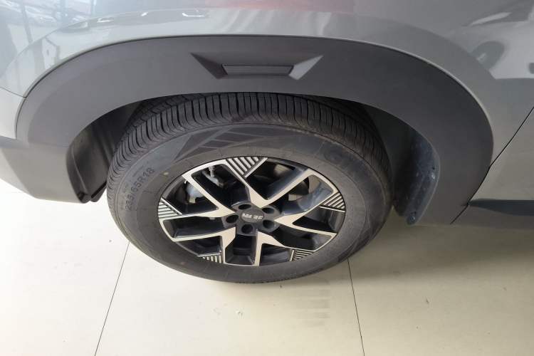 Used BAIC Off-Road BJ30 2024 1.5T Light Wilderness Pro Edition Left Front Wheel Hub
