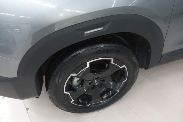 Used BAIC Off-Road BJ30 2024 1.5T Magic Electric Drive Advanced Version Left Front Wheel Hub