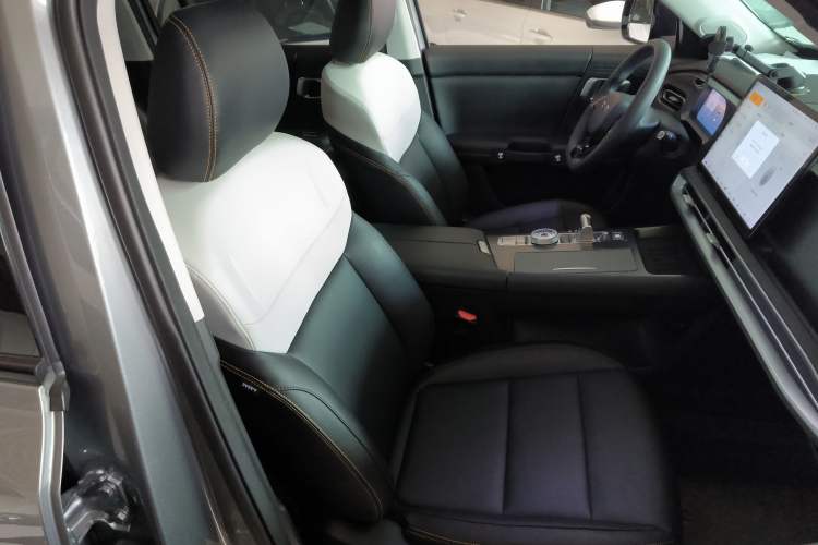 Used BAIC Off-Road BJ30 2024 1.5T Light Wilderness Pro Edition Right Front Seat