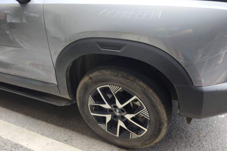 Used BAIC Off-Road BJ30 2024 1.5T Magic Electric Drive Standard Edition Right Front Wheel Hub