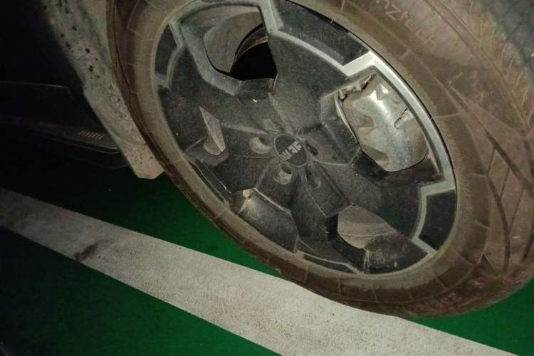 Used BAIC Off-Road BJ30 2024 1.5T Magic Electric Drive Advanced Version Right Front Wheel Hub