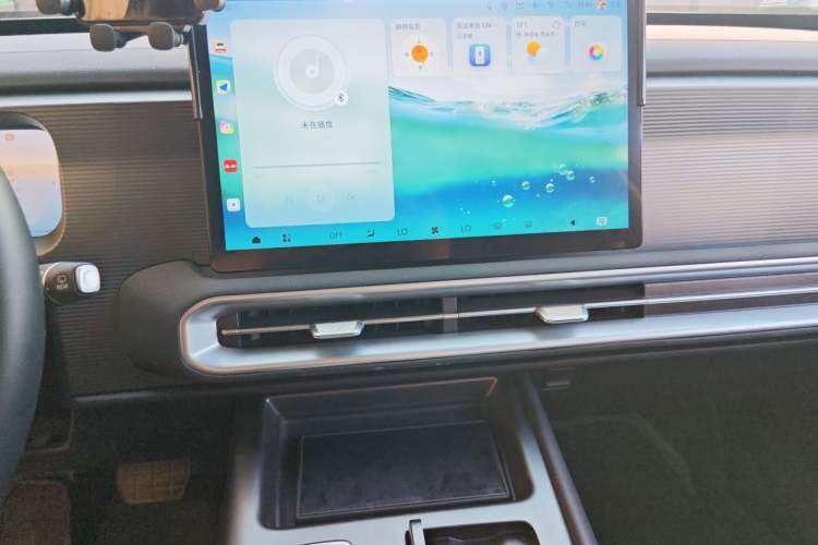 Used BAIC Off-Road BJ30 2024 1.5T Magic Electric Drive Advanced Version Audio And AC Panel