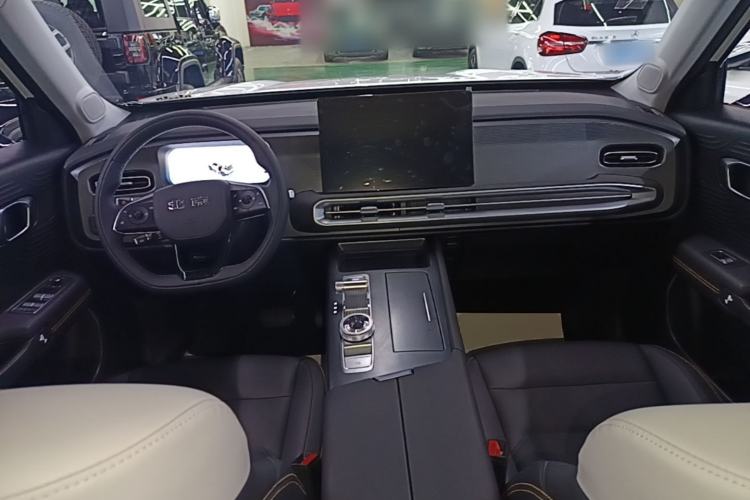Used BAIC Off-Road BJ30 2024 1.5T Magic Electric Drive Advanced Version Center Console