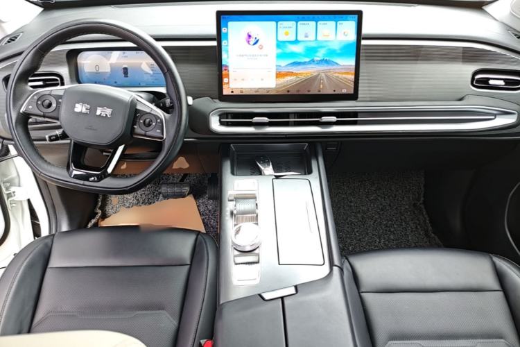 Used BAIC Off-Road BJ30 2024 1.5T Magic Electric Drive Advanced Version Center Console
