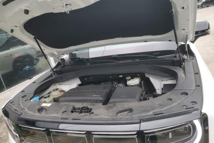 Used BAIC Off-Road BJ30 2024 1.5T Magic Electric Drive Advanced Version Engine Bay