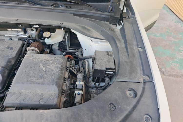 Used BAIC Off-Road BJ30 2024 1.5T Magic Electric Drive Advanced Version Engine Bay Left