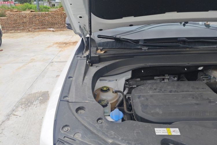 Used BAIC Off-Road BJ30 2024 1.5T Magic Electric Drive Advanced Version Engine Bay Right