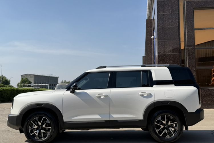 Used BAIC Off-Road BJ30 2024 1.5T Magic Electric Drive Standard Edition Exterior 8