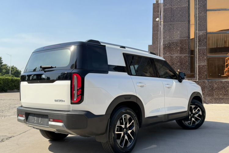 Used BAIC Off-Road BJ30 2024 1.5T Magic Electric Drive Standard Edition Exterior 9