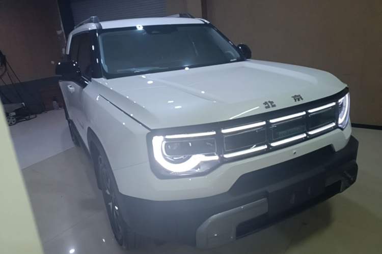 Used BAIC Off-Road BJ30 2024 1.5T Magic Electric Drive Standard Edition Front Right 45 Deg