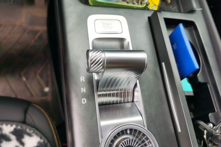 Used BAIC Off-Road BJ30 2024 1.5T Magic Electric Drive Advanced Version Gear Lever