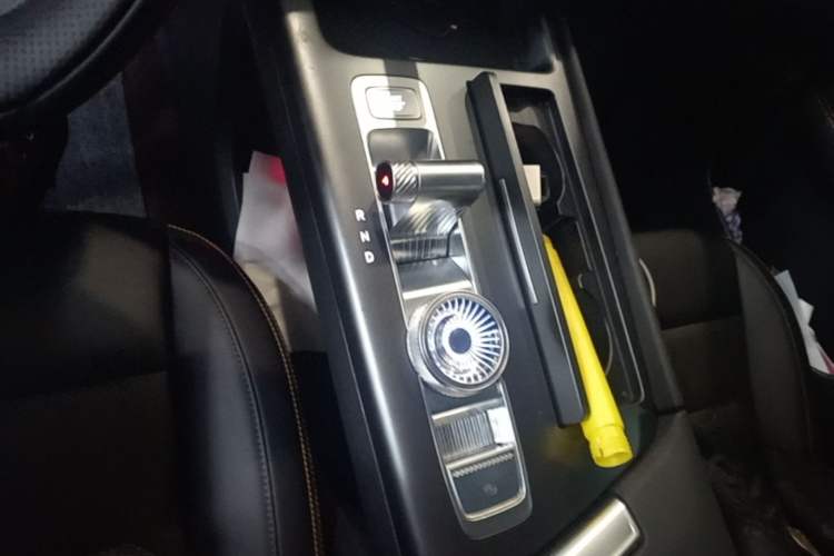 Used BAIC Off-Road BJ30 2024 1.5T Magic Electric Drive Standard Edition Gear Lever