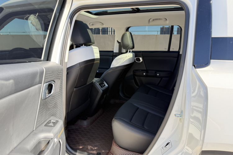 Used BAIC Off-Road BJ30 2024 1.5T Magic Electric Drive Standard Edition Interior 2