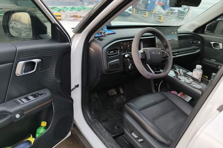 Used BAIC Off-Road BJ30 2024 1.5T Magic Electric Drive Advanced Version Interior 3