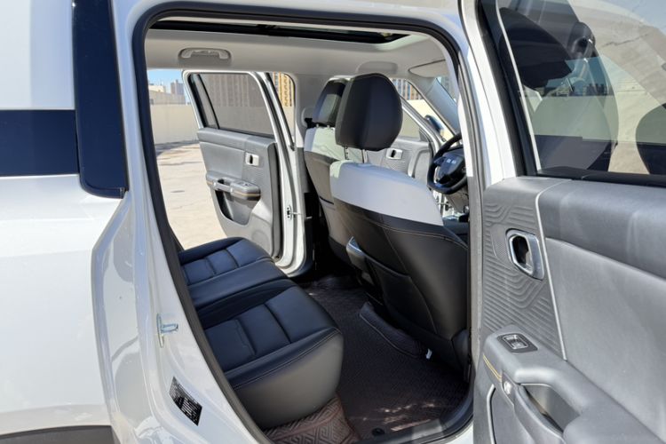 Used BAIC Off-Road BJ30 2024 1.5T Magic Electric Drive Standard Edition Interior 9