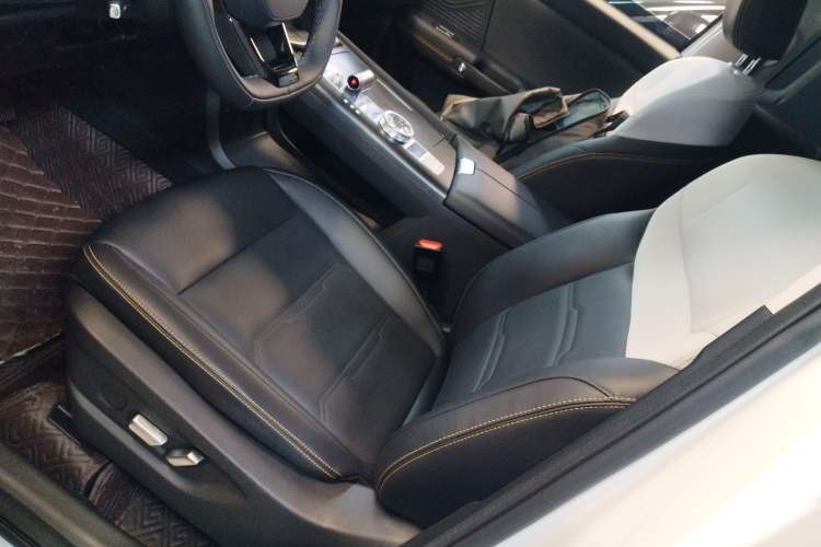 Used BAIC Off-Road BJ30 2024 1.5T Magic Electric Drive Advanced Version Left Front Seat