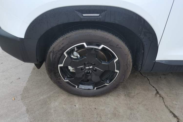 Used BAIC Off-Road BJ30 2024 1.5T Magic Electric Drive Advanced Version Left Front Wheel Hub