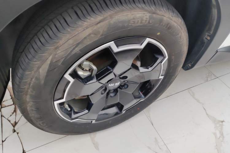 Used BAIC Off-Road BJ30 2024 1.5T Magic Electric Drive Advanced Version Left Front Wheel Hub