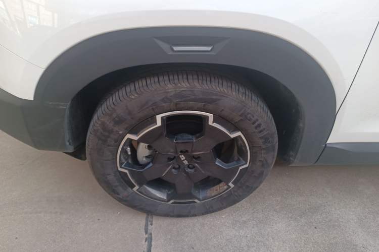 Used BAIC Off-Road BJ30 2024 1.5T Magic Electric Drive Advanced Version Left Front Wheel Hub