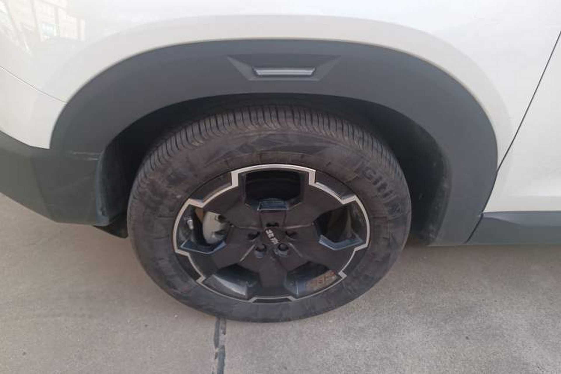 Used BAIC Off-Road BJ30 2024 1.5T Magic Electric Drive Advanced Version Left Front Wheel Hub