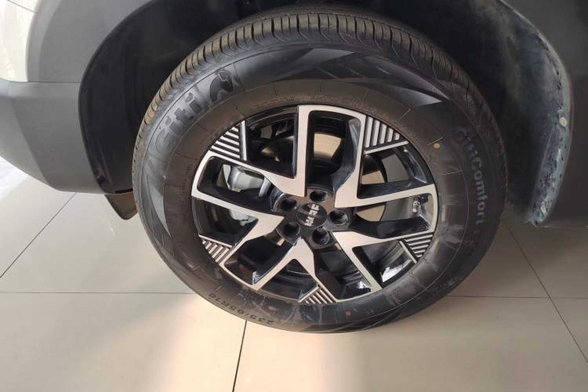 Used BAIC Off-Road BJ30 2024 1.5T Light Wilderness Pro Edition Left Front Wheel Hub