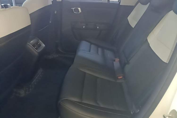 Used BAIC Off-Road BJ30 2024 1.5T Magic Electric Drive Standard Edition Left Rear Seat