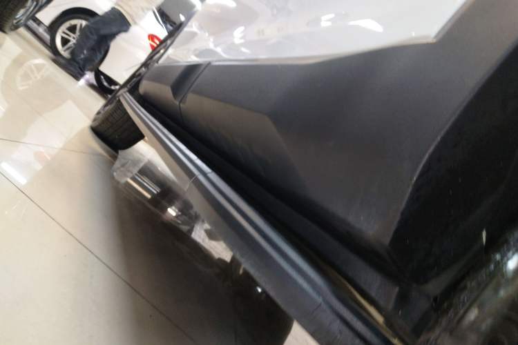 Used BAIC Off-Road BJ30 2024 1.5T Magic Electric Drive Advanced Version Left Side Sill