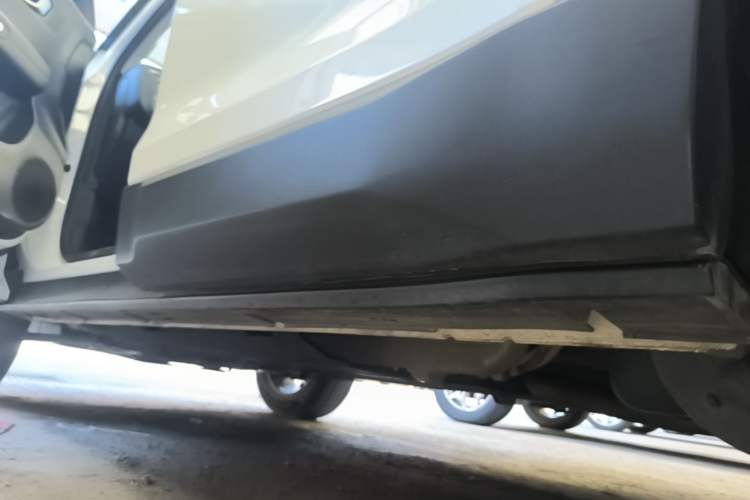 Used BAIC Off-Road BJ30 2024 1.5T Magic Electric Drive Standard Edition Left Side Sill